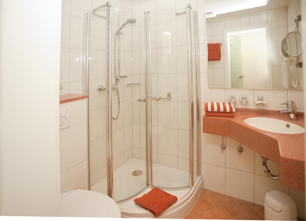 Alte Weinschaenke Hotel Ellenz-Poltersdorf Kamer foto